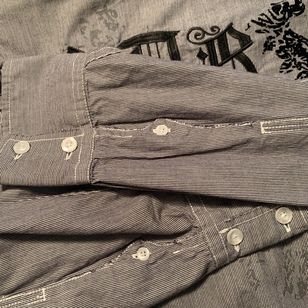 Roar Button Up - image 7